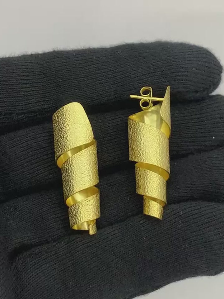 Fashionable 18K Gold Plated Twisted Ribbon Earrings for Ethnic & Western Wear BIE1014